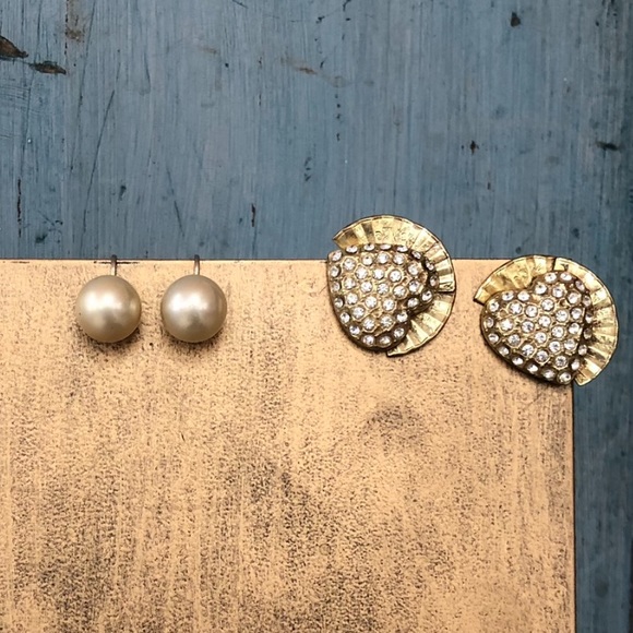 3 pairs gold-tone clip-on earrings - Picture 4 of 9